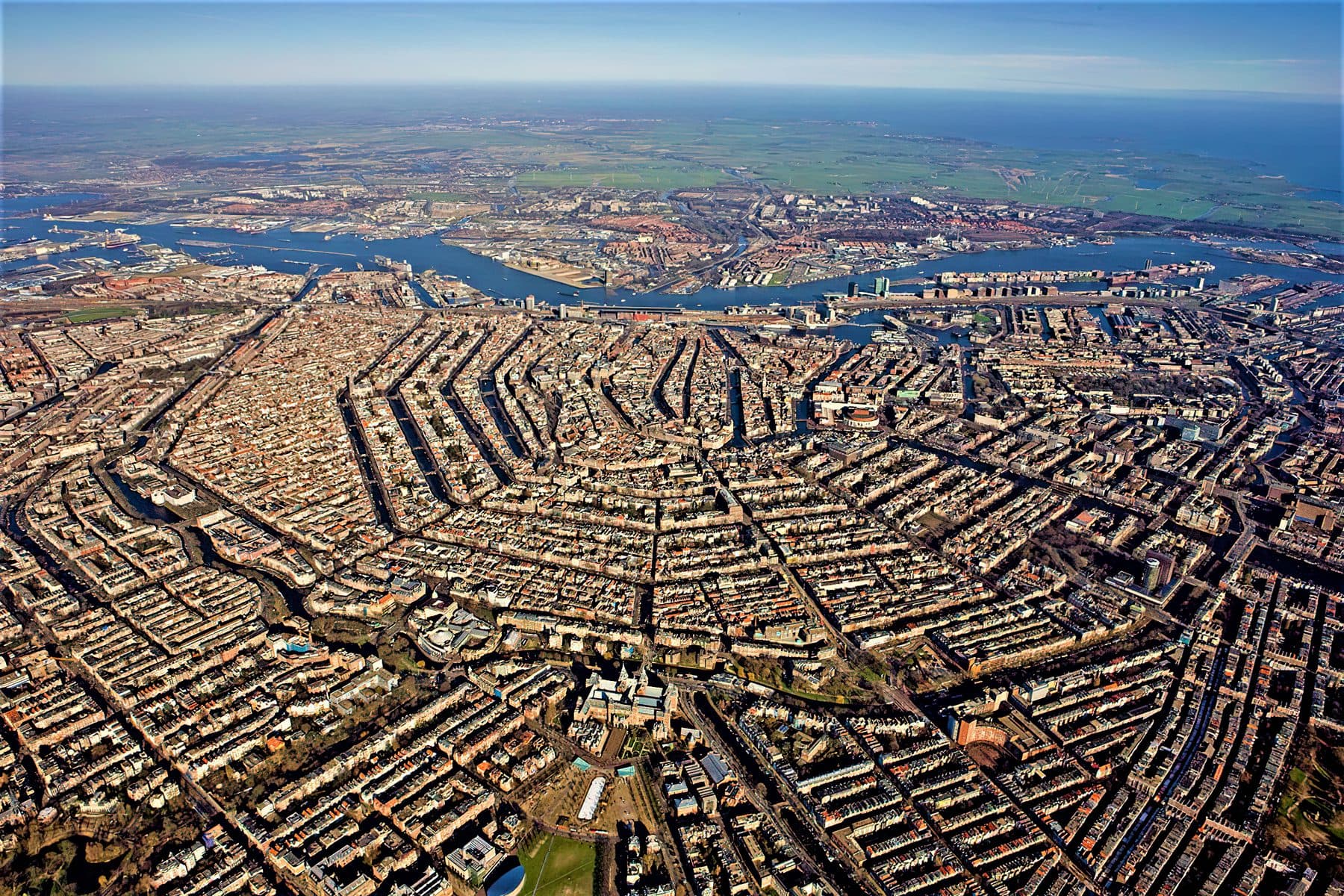 Amsterdam stadsaanzicht, installateurs vergelijken